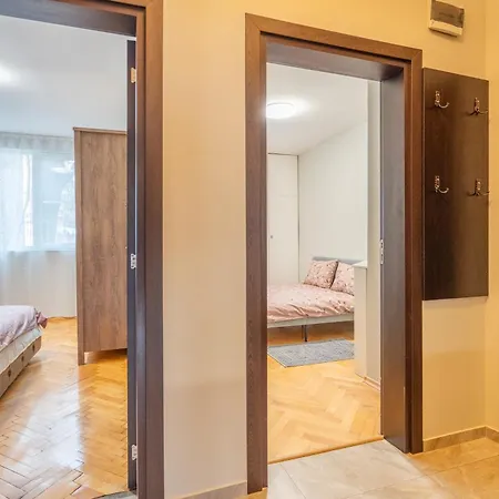 Lejlighed Pirotska 2-bedroom 100m2 In Center Sofia