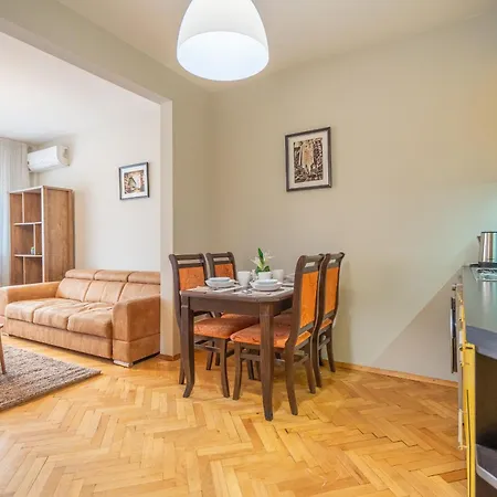 Lejlighed Pirotska 2-bedroom 100m2 In Center