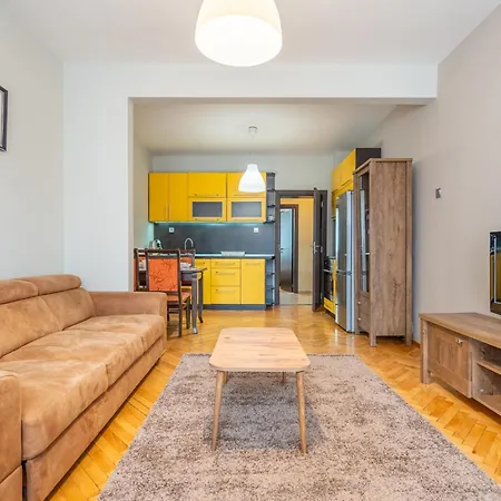 Pirotska 2-bedroom 100m2 In Center Apartament