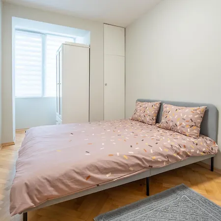 Pirotska 2-bedroom 100m2 In Center Apartament