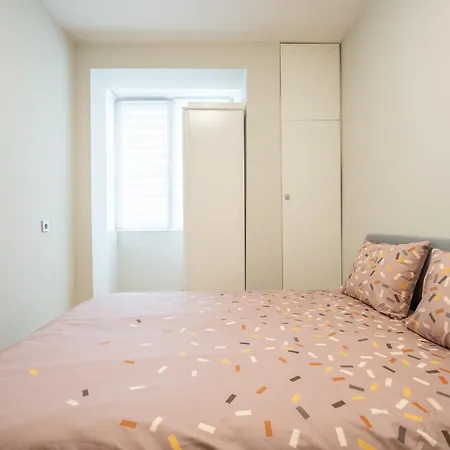 Апартаменты Pirotska 2-bedroom 100m2 In Center София