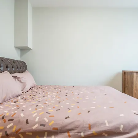 Pirotska 2-bedroom 100m2 In Center