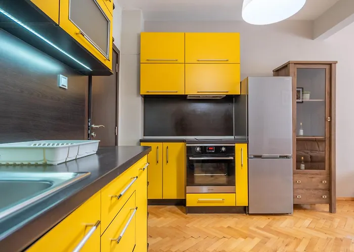 Pirotska 2-bedroom 100m2 In Center Apartment *