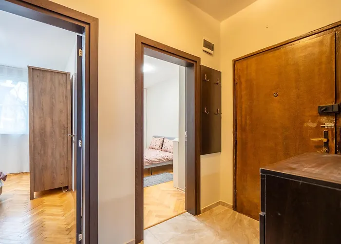 Pirotska 2-bedroom 100m2 In Center