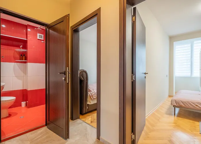 Apartment Pirotska 2-bedroom 100m2 In Center Sofia