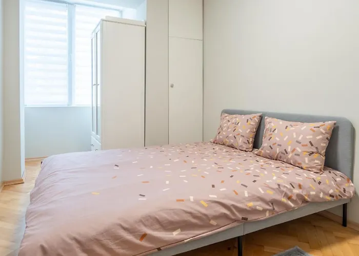 Pirotska 2-bedroom 100m2 In Center Apartment