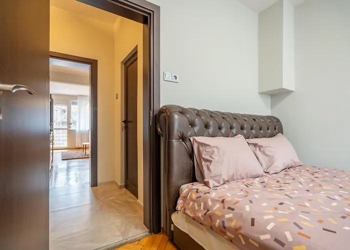 Apartment Pirotska 2-bedroom 100m2 In Center *