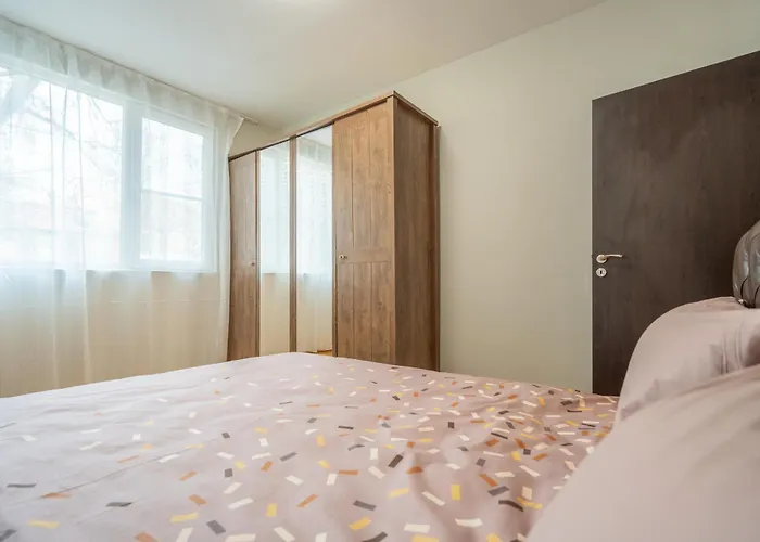 Pirotska 2-bedroom 100m2 In Center Apartment *