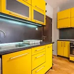 Pirotska 2-bedroom 100m2 In Center Daire Sofya