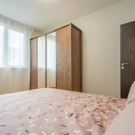 Pirotska 2-bedroom 100m2 In Center 아파트 *